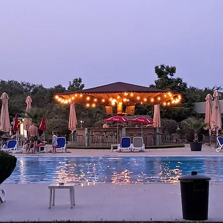 Lucian 公寓 Douăzeci şi Trei August