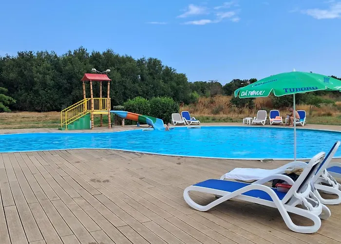 公寓 Lucian Douăzeci şi Trei August